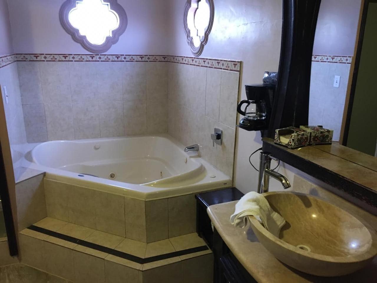 Maria Bonita Suites Agua Prieta Екстер'єр фото